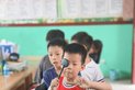 暑期近视防控_近视防控机构
										







											暑期是青少年近视问题容易加剧的时段,长时间近距离用眼、缺乏户外活动等因素可能对视力产生一定影响。针对这一需求,近视防控机构通过科学方法提供相...
										

2025-08-13 05:27